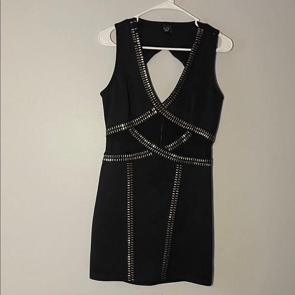 Windsor Dresses & Skirts - Windsor Chic Black Dress with Gold Detailing